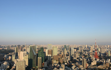 日本の東京都市風景・「東京に広がる青空」（画面左奥に東京スカイツリーなど）