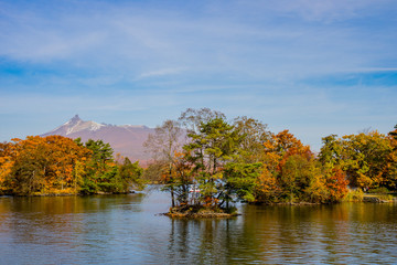 紅葉の大沼公園と北海道駒ヶ岳