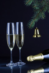 Бокалы с шампанским для празднования Нового Года.