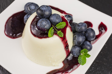 panna cotta with blueberries and mint