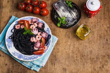 Black spaghetti with seafood