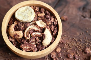 healthy granola with cashew