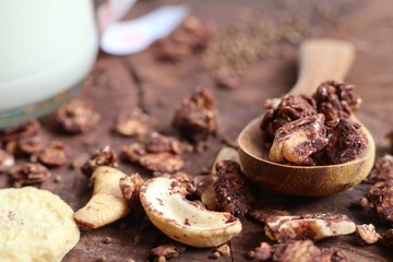 healthy granola with cashew