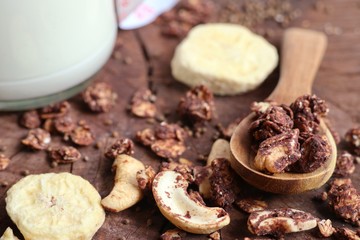healthy granola with cashew
