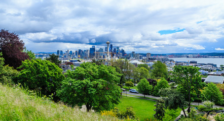 Fototapeta na wymiar View of Downtown Seattle from Queen Anne Hill on cloudy Day