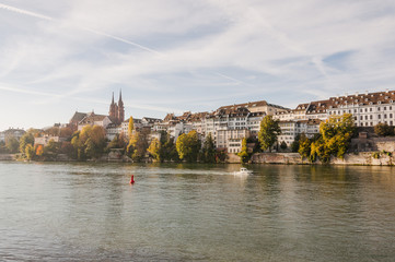 Basel, Stadt, Basel, Stadt, Grossbasel, Münster, Kirche, Pfalz, Rhein, Rheinufer, Altstadthäuser, Schifffahrt, Herbst,  Herbstsonne, Schweiz