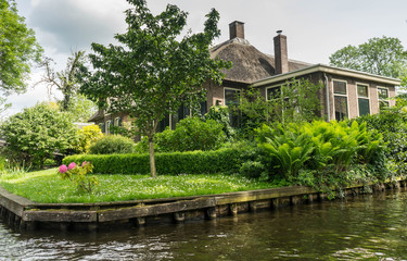 Obraz premium Traditional Dutch House in Giethoorn, Netherlands