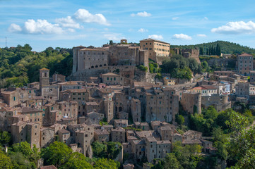 Fototapeta na wymiar Beautiful classic panoramic view of the ancient town of Sorano in autumn, province of Grosseto, southern Tuscany, Italy