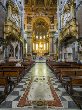 Die Kirche Duomo di Napoli - Cappella San Gennaroi an der Piazetta Gulia del Duomo, Neapel, Kampanien, Italien