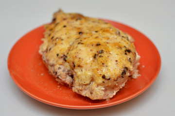 Grilled chicken breast with thyme, lemon and with addition of vegetables