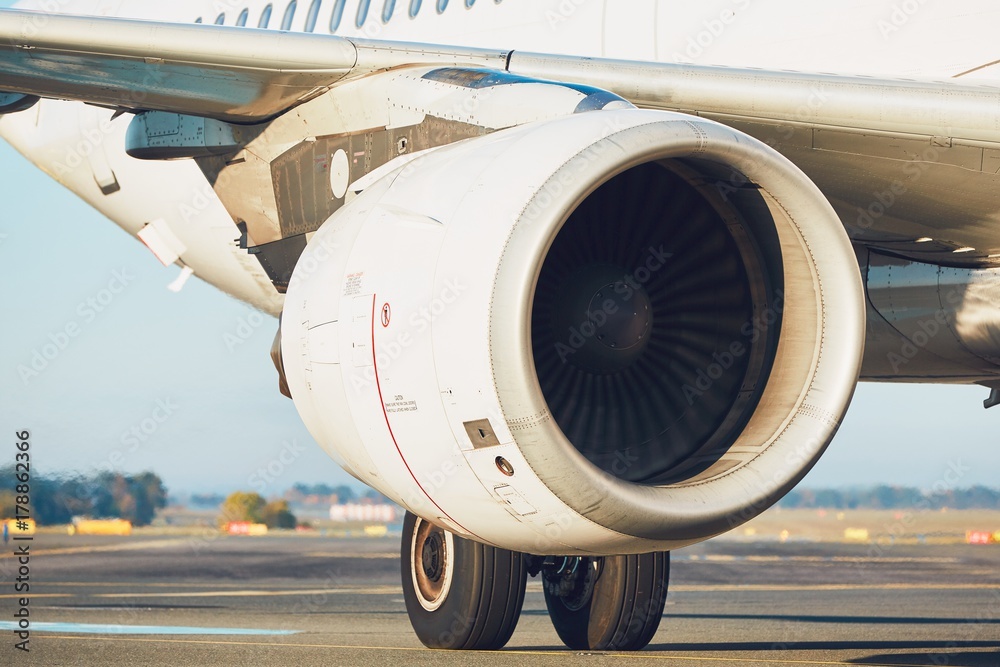 Wall mural Engine of the airplane