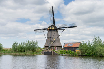 Naklejka premium Windmill in Kinderdijk, Netherlands
