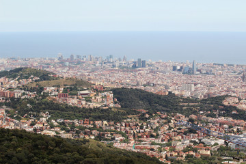 Fototapeta na wymiar A panoramic view of Barcelona from Tibidabo 