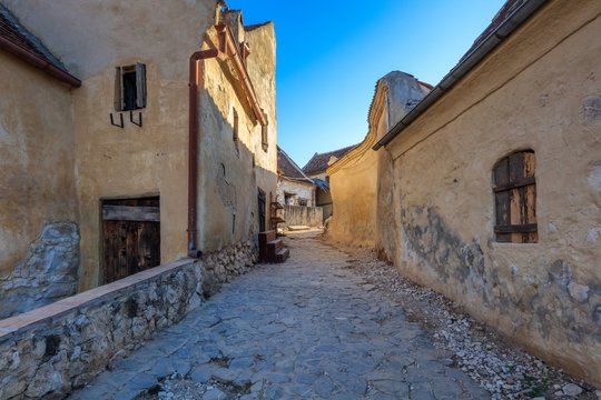 Fototapeta Rasnov citadel medieval paved street