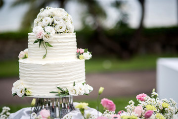 wedding cake.