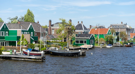Fototapeta na wymiar Traditional dutch houses in Zaandam, Netherlands