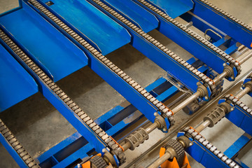 Old industrial chain unloading system products