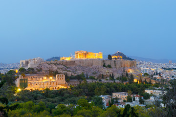 Fototapeta na wymiar illuminated Pathenon, Akropolis at night after sunset