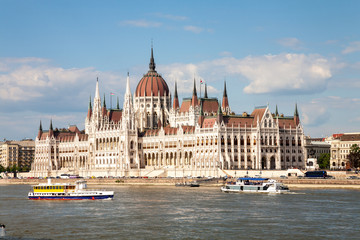 Fototapeta na wymiar Parliament, Budapest