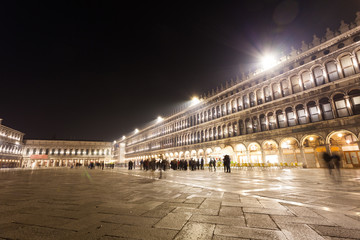 Fototapeta na wymiar Piazza San Marco, Venedig, Italien