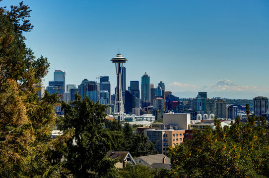 Panorama View towards Space Needle with Mount Rainier in Backgro