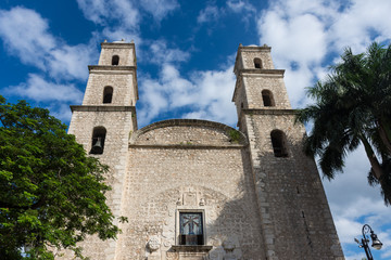 Fototapeta na wymiar Église du tiers-ordre, Mérida, Yucatán, Mexique