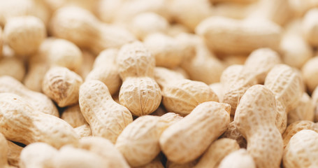 Peanuts with shell