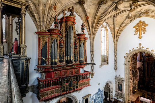 Baroque pipe organ of the 18th century inside the Monastery of Santa Cruz in Coimbra, Portugal.