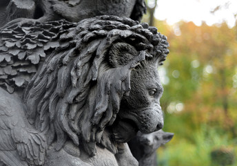 Statue of lion.
