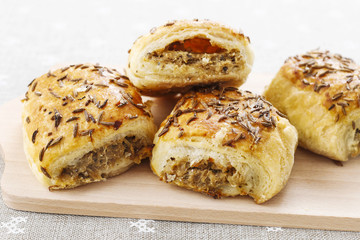 Crunchy buns with cabbage and cumin