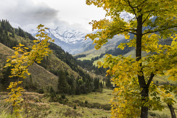 Naklejka premium Autumn at the Grossglockner