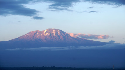 Fototapeta na wymiar Kilimandscharo Tansania