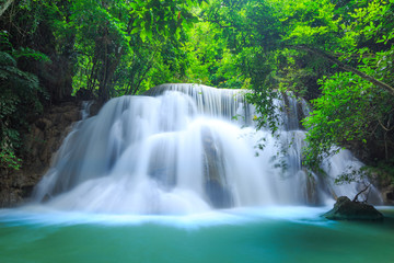 Fototapeta na wymiar Huay Mae Kamin Waterfall in Khuean Srinagarindra National Park. The beautiful and famous waterfall in deep forest, Kanchanaburi province, Thailand