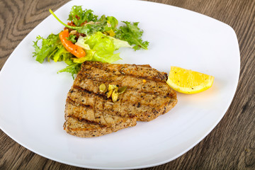 Grilled tuna steak