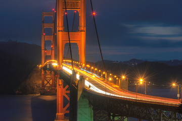 Panele Szklane  Golden Gate Bridge zamknąć w nocy, San Francisco, Kalifornia.