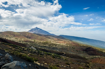 Fototapeta na wymiar Atones and lava desert fields of Pico del Teide