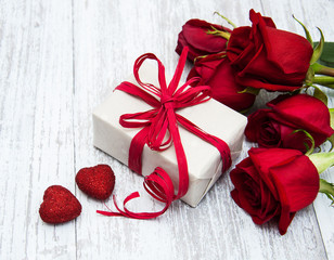 Red roses and gift box