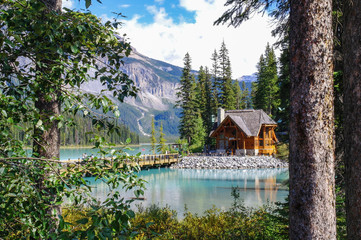 Maison au bord du lac