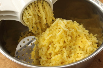 Kartoffeln in Sch&uuml;ssel