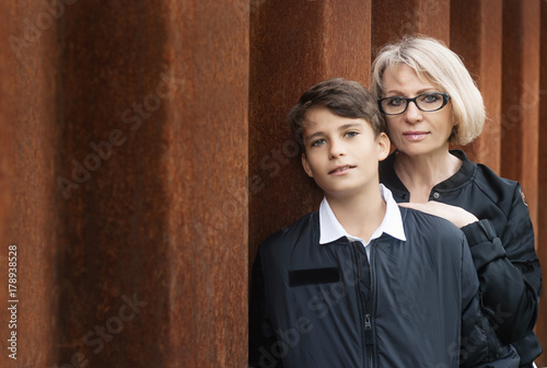 Søn dating single mom