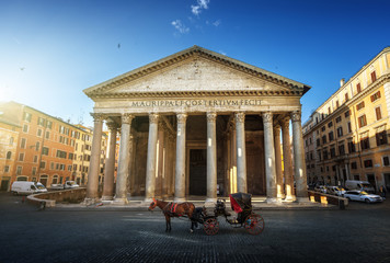Obraz premium Pantheon, horse in the foreground, Rome, Italy