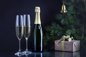 Шампанское и сюрприз для встречи Нового Года.