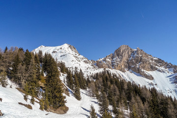 Fototapeta na wymiar Skiing and snowboarding on the mountain of Les arcs, France.