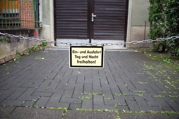 Ein und Ausfahrt freihalten
