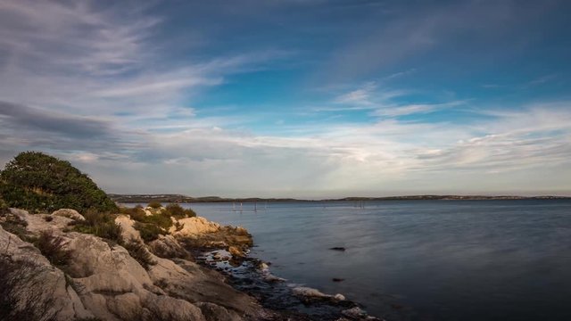 lever du jour sur pr&egrave;s du port de Leucate
