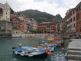 Vernazza - porticciolo e Chiesa di Santa Maria d'Antiochia