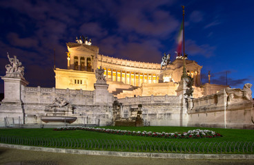 Fototapeta premium Altar of the Fatherland at night, Rome, Italy