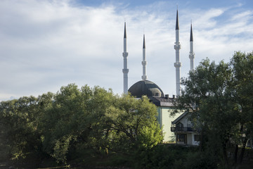 Fototapeta na wymiar Moschee in Sanski Most, Bosnien-Herzegowina