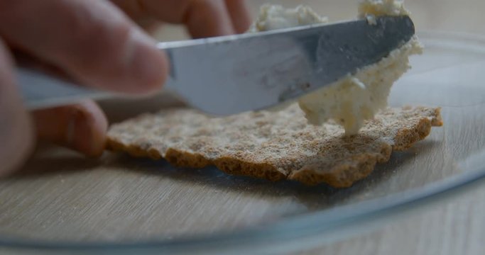 Cheese on wasa slowmotion &ndash; orginal file&nbsp;: 4K DCI, PRO RES 444, 12 bits