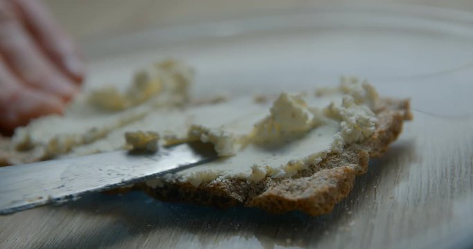 Cheese on wasa slowmotion &ndash; orginal file&nbsp;: 4K DCI, PRO RES 444, 12 bits